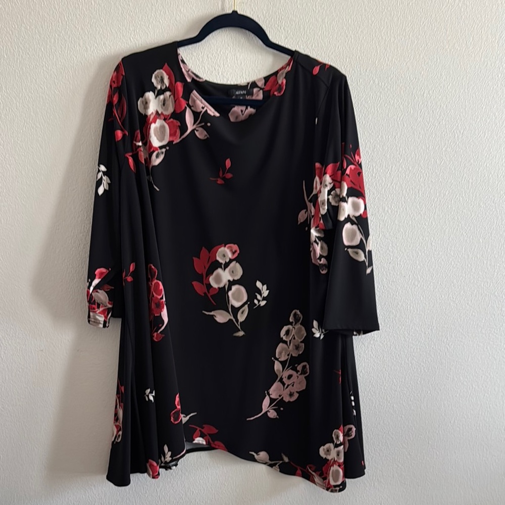 Alfani Plus size Floral Black and Red Swing Top - 3X